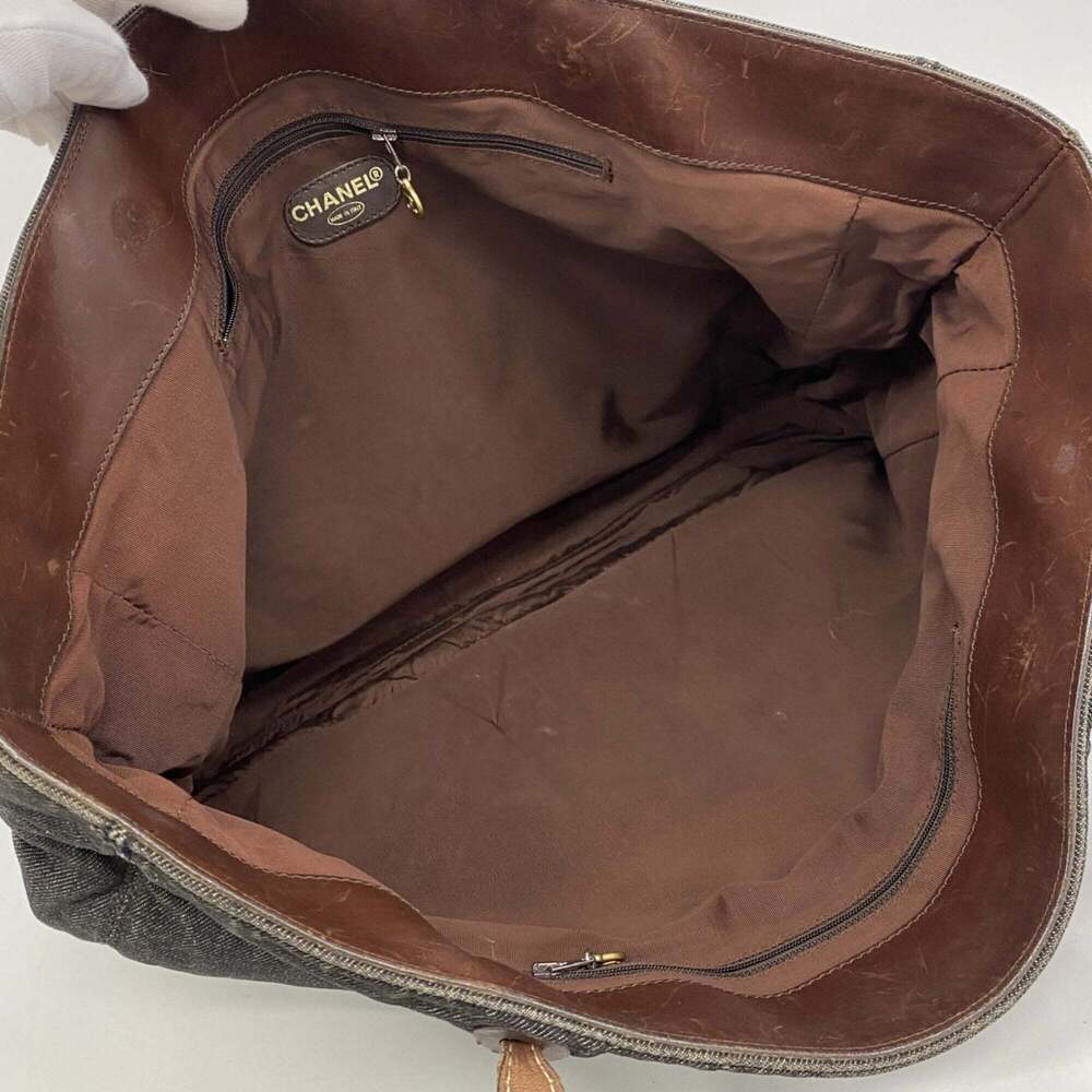 CHANEL Black Tote Bag - Picture 4 of 12